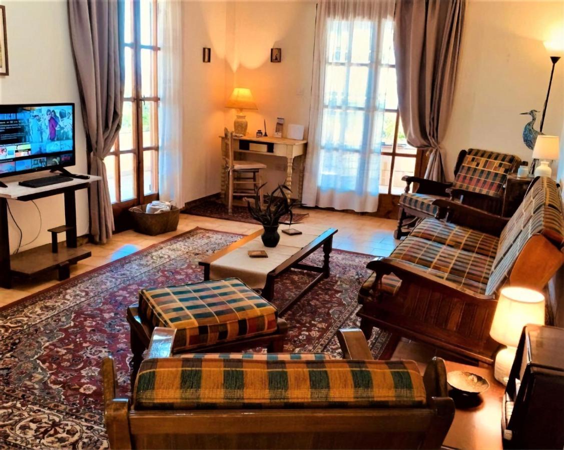 Vravrona Family House